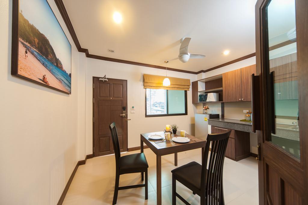 Ratana Hill Patong Aparthotel Ruang foto