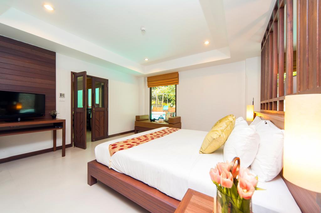 Ratana Hill Patong Aparthotel Bagian luar foto
