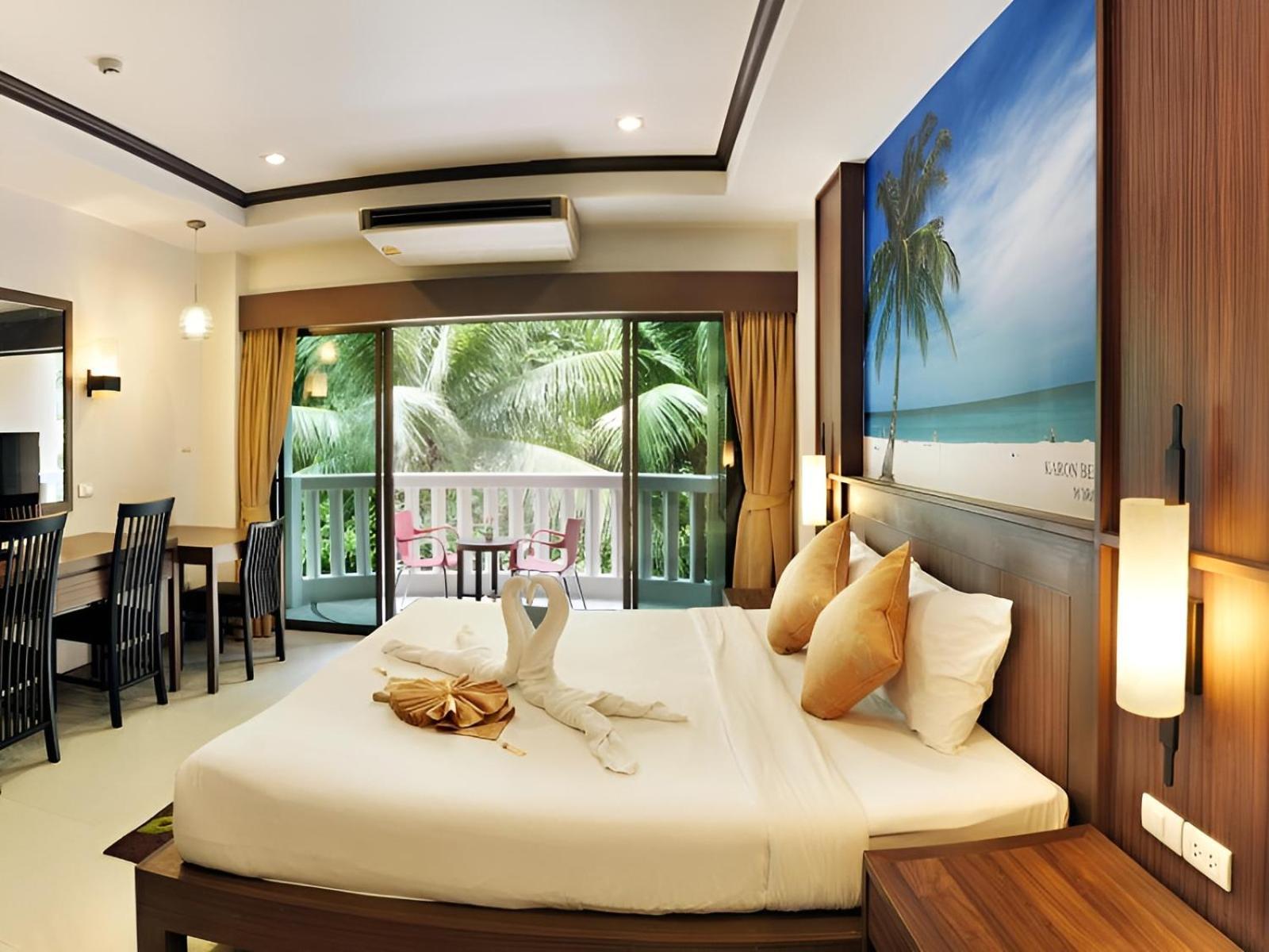 Ratana Hill Patong Aparthotel Bagian luar foto