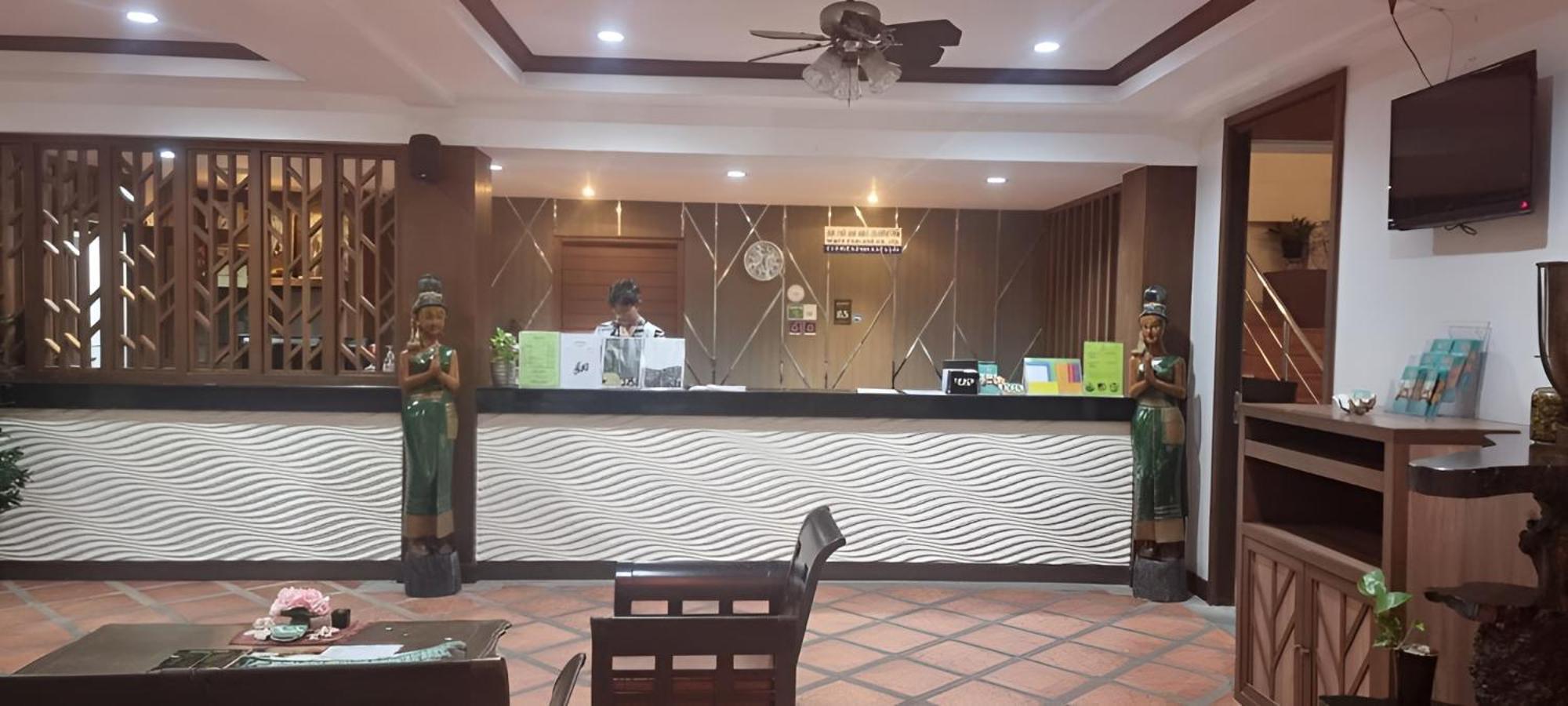 Ratana Hill Patong Aparthotel Bagian luar foto