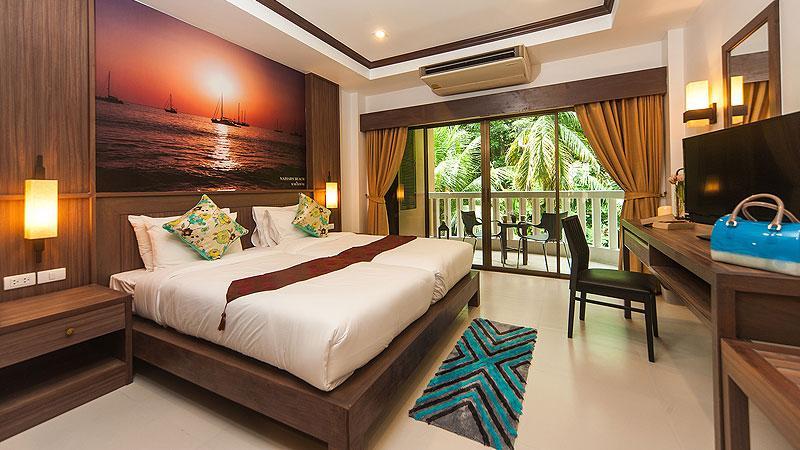 Ratana Hill Patong Aparthotel Bagian luar foto